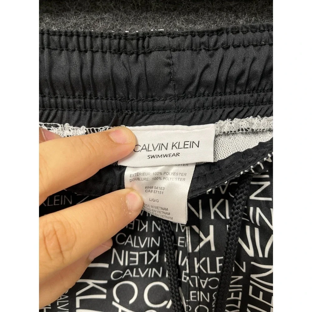 Calvin‎ Klein Board Shorts Mens Large Black White Allover Logo Print Mesh Lined